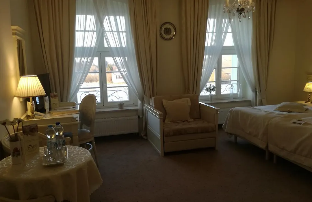 Hotel SPA Akacjowy Dwór-1